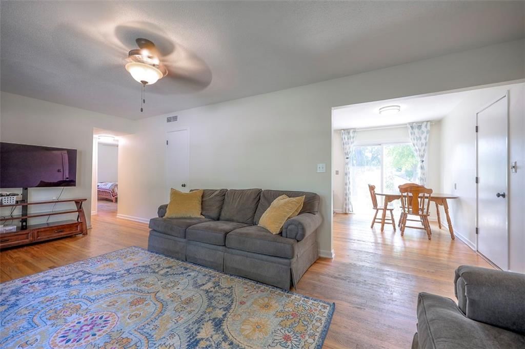 Photo 8 of 21 - 5815 W 70th Street