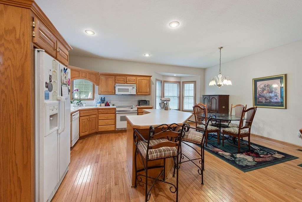 Photo 11 of 38 - 6710 Woodson Road