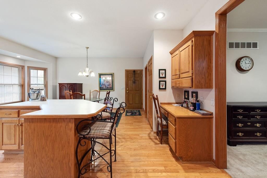Photo 16 of 38 - 6710 Woodson Road