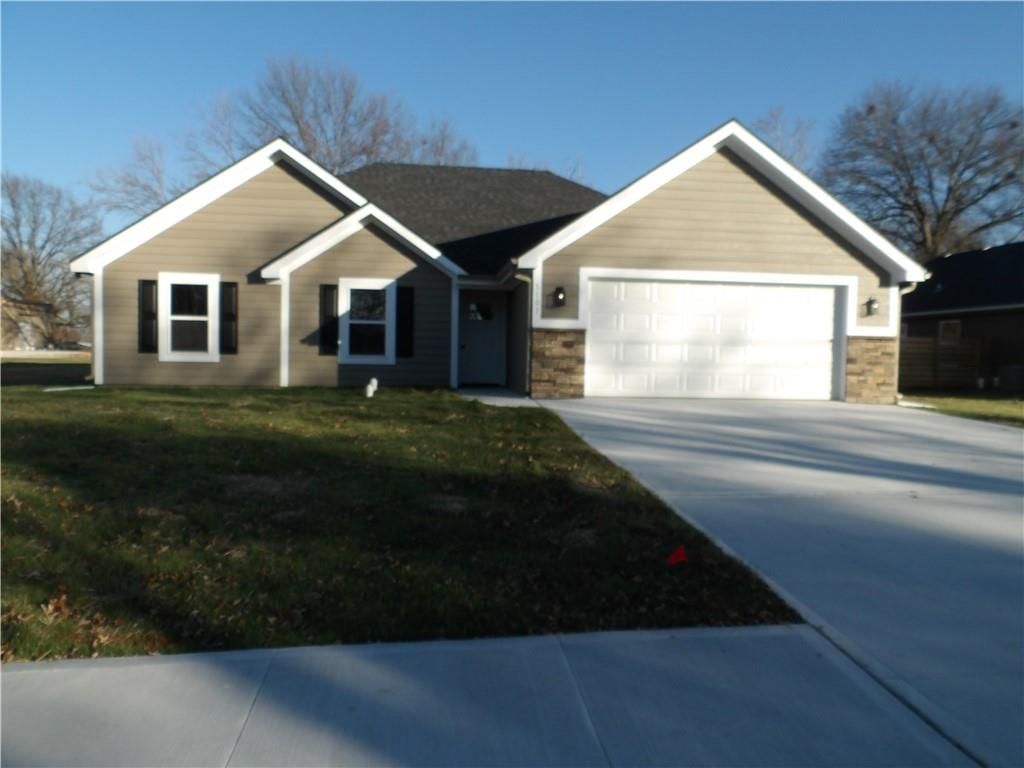 1103 S Olive Street, Holden, MO