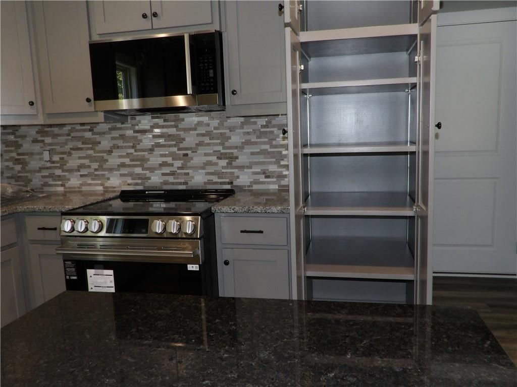 1103 S Olive Street — photo 8