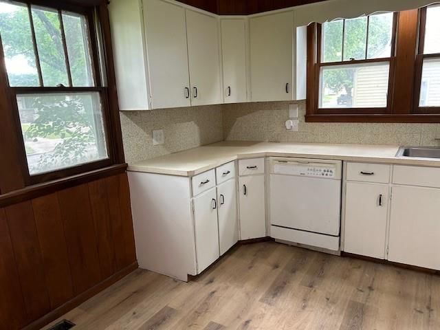 Photo 9 of 32 - 2823 Clark Avenue