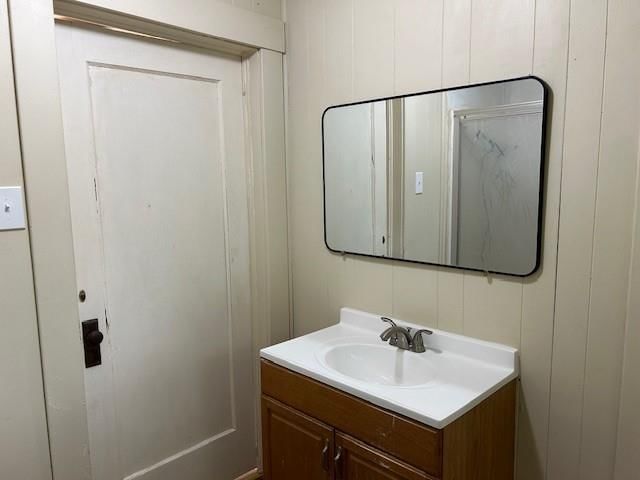Photo 17 of 32 - 2823 Clark Avenue