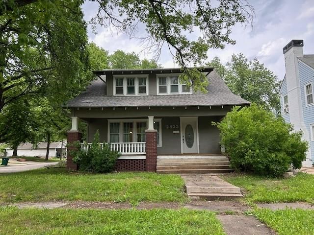 Photo 31 of 32 - 2823 Clark Avenue