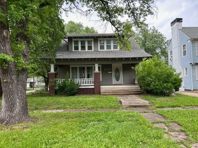 Photo 32 of 32 - 2823 Clark Avenue