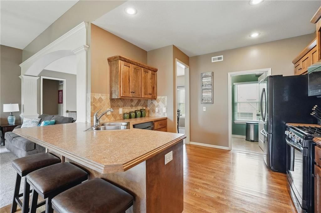 10136 N Wallace Avenue — photo 12