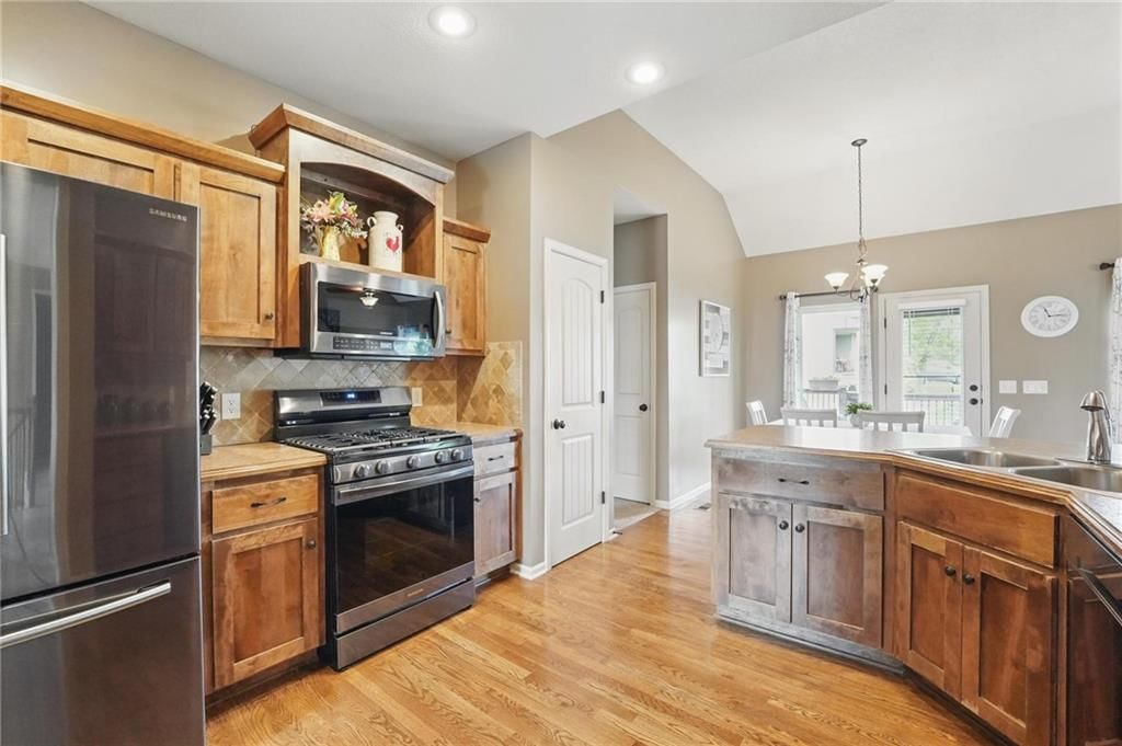 10136 N Wallace Avenue — photo 15