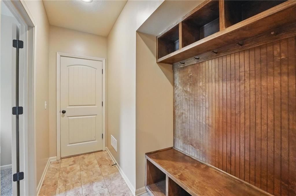 10136 N Wallace Avenue — photo 37