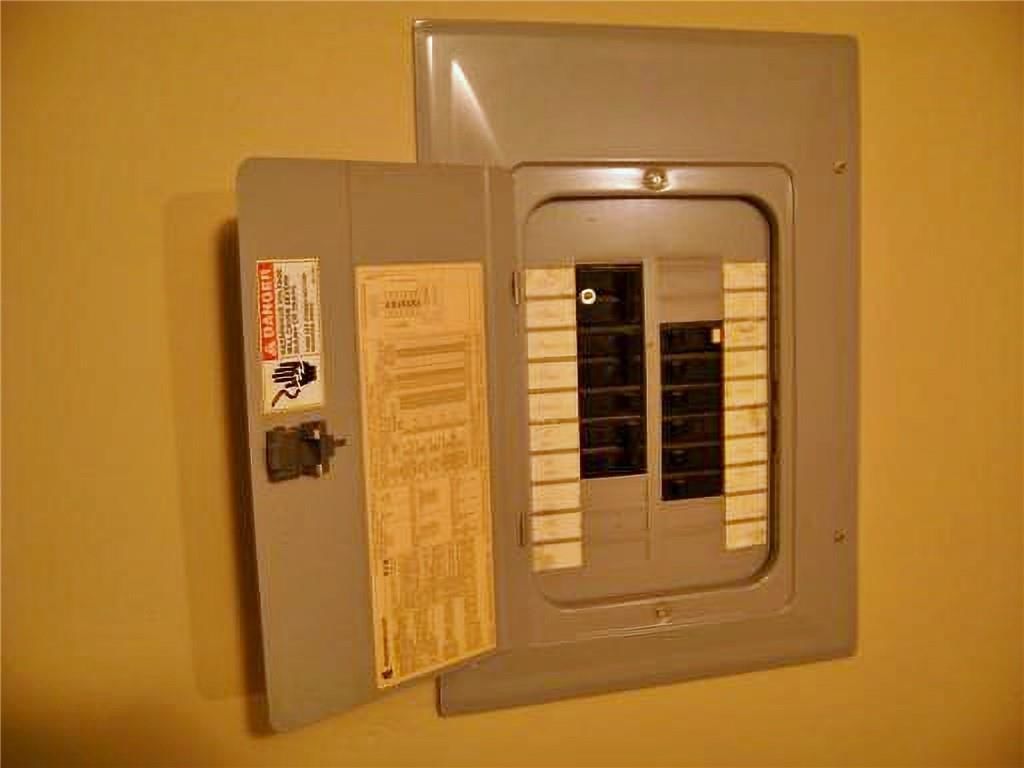 100 W Adams Street — photo 17