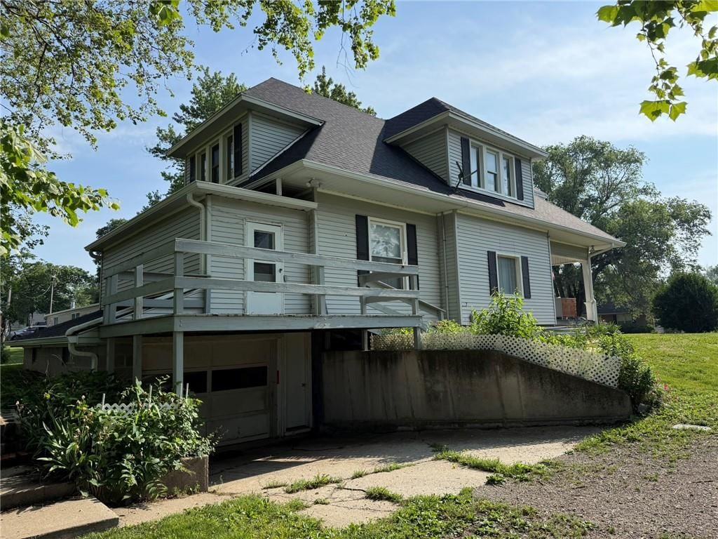 Photo 78 of 81 - 412 S Maple Street