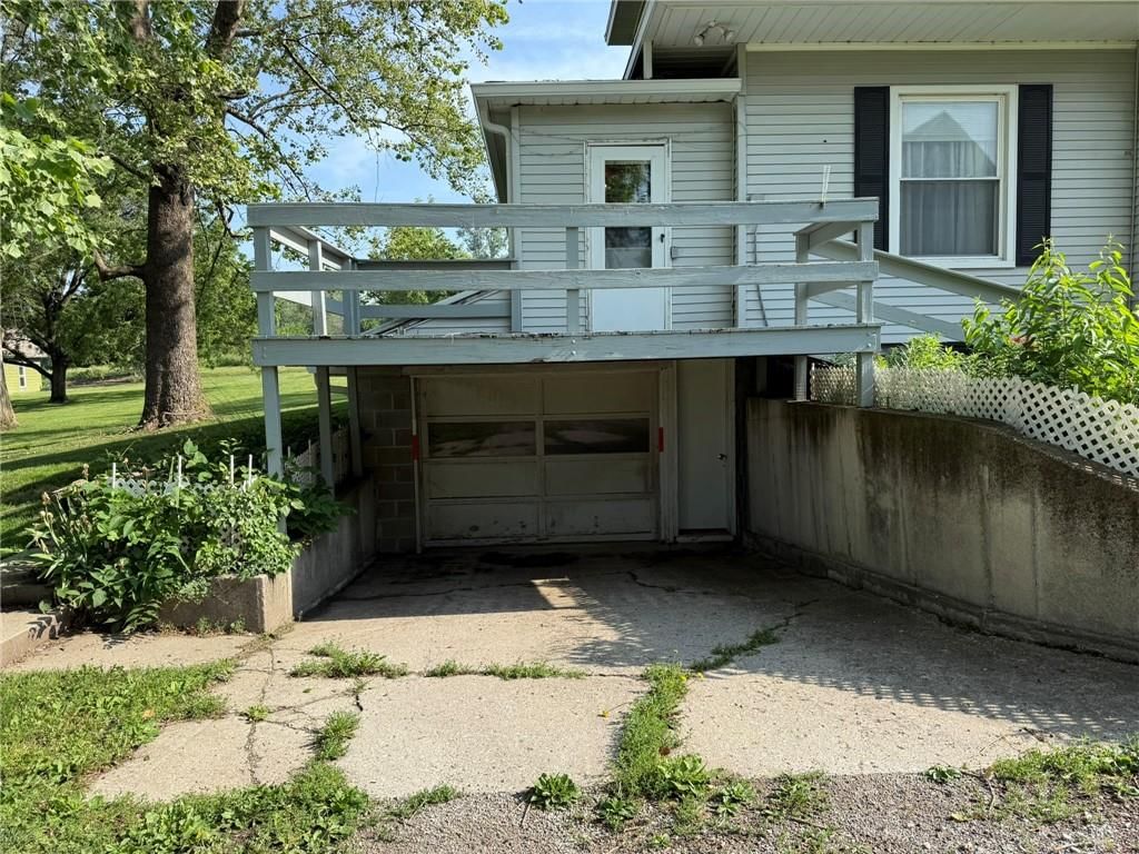 Photo 79 of 81 - 412 S Maple Street