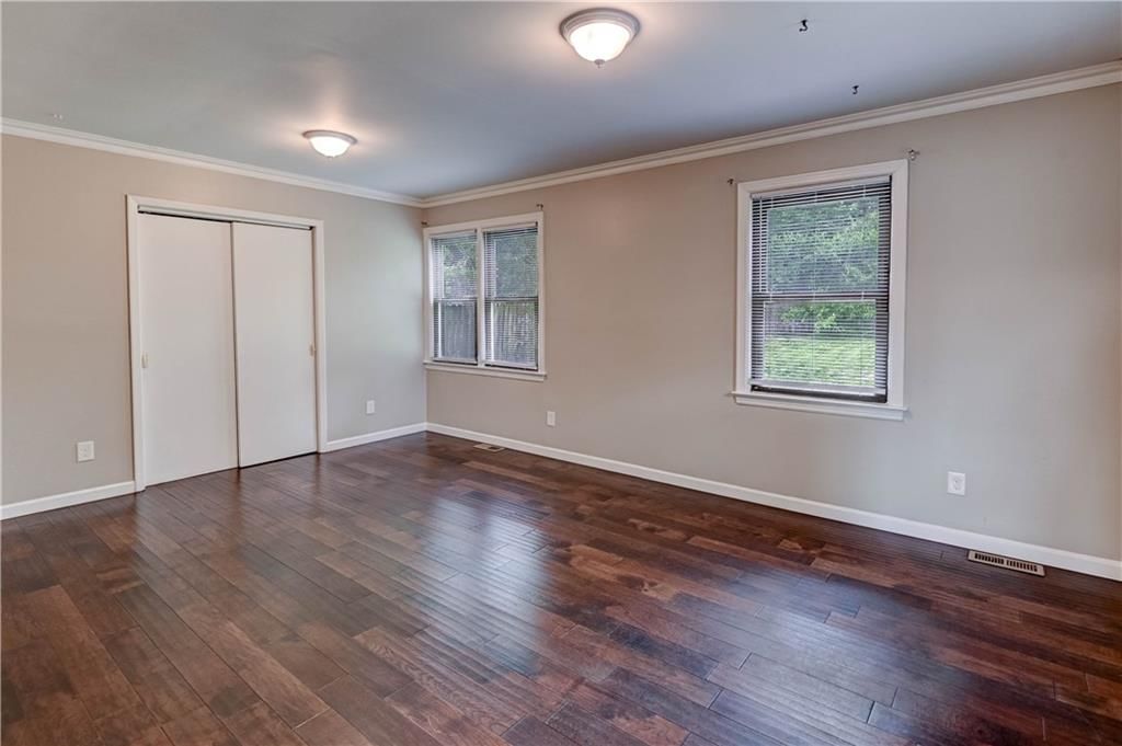 Photo 12 of 30 - 8604 E 79th Street