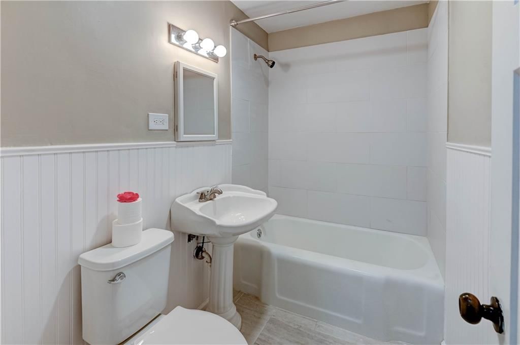 Photo 16 of 30 - 8604 E 79th Street