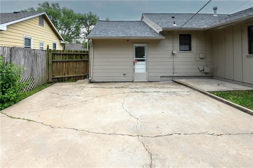 Photo 27 of 30 - 8604 E 79th Street