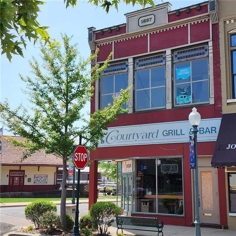 100 W Jefferson Street, Clinton, MO
