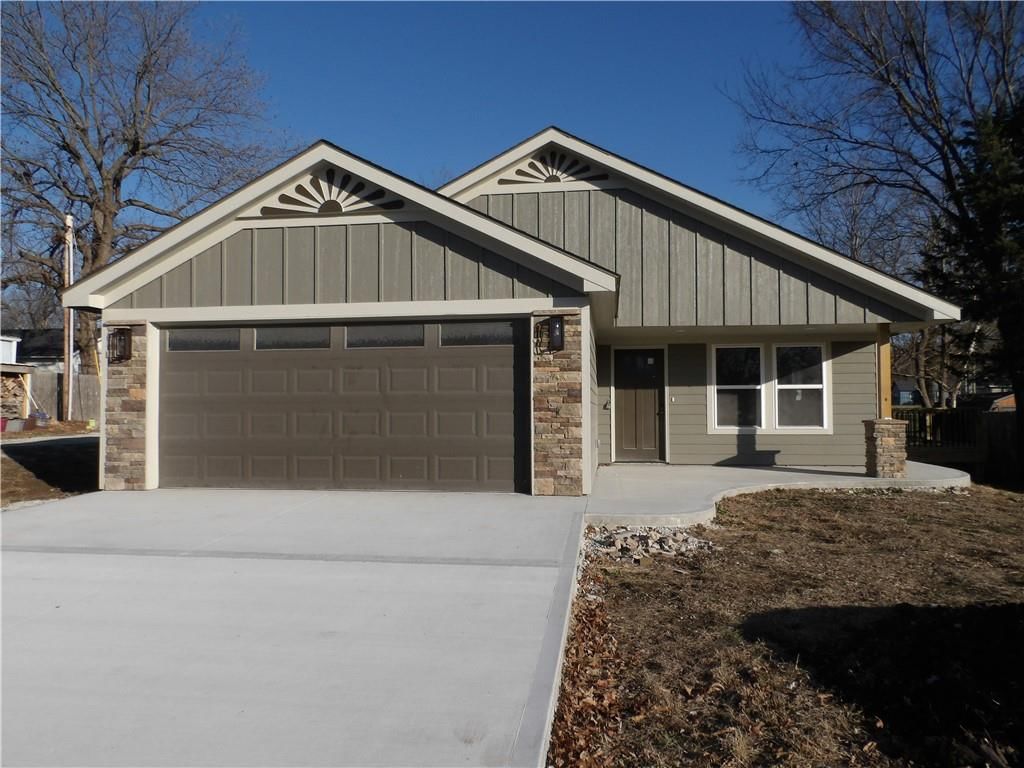 303 S Lexington Street, Holden, MO