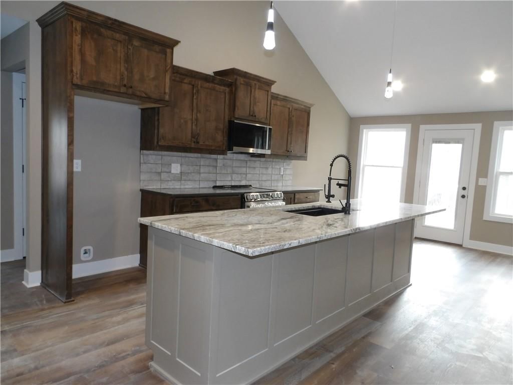 303 S Lexington Street — photo 4