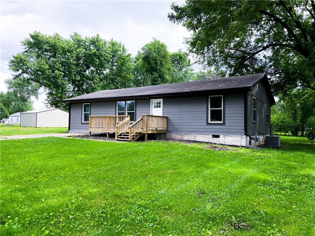 Photo 1 of 24 - 201 W Kelley Avenue