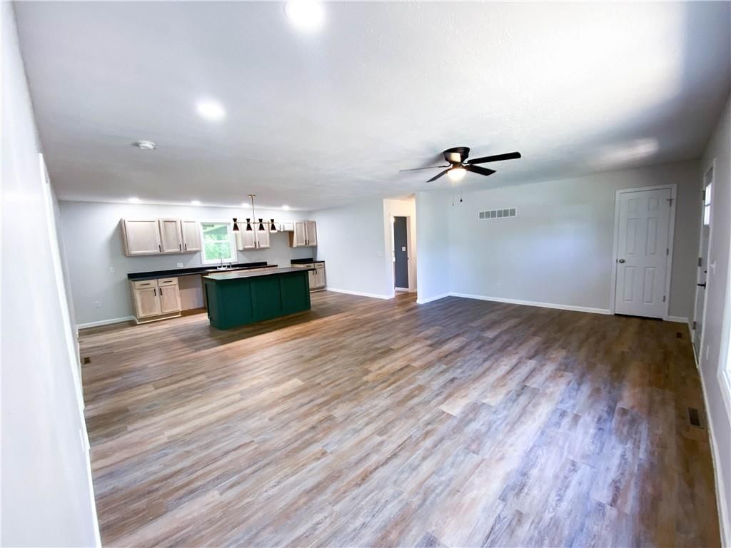 Photo 6 of 24 - 201 W Kelley Avenue
