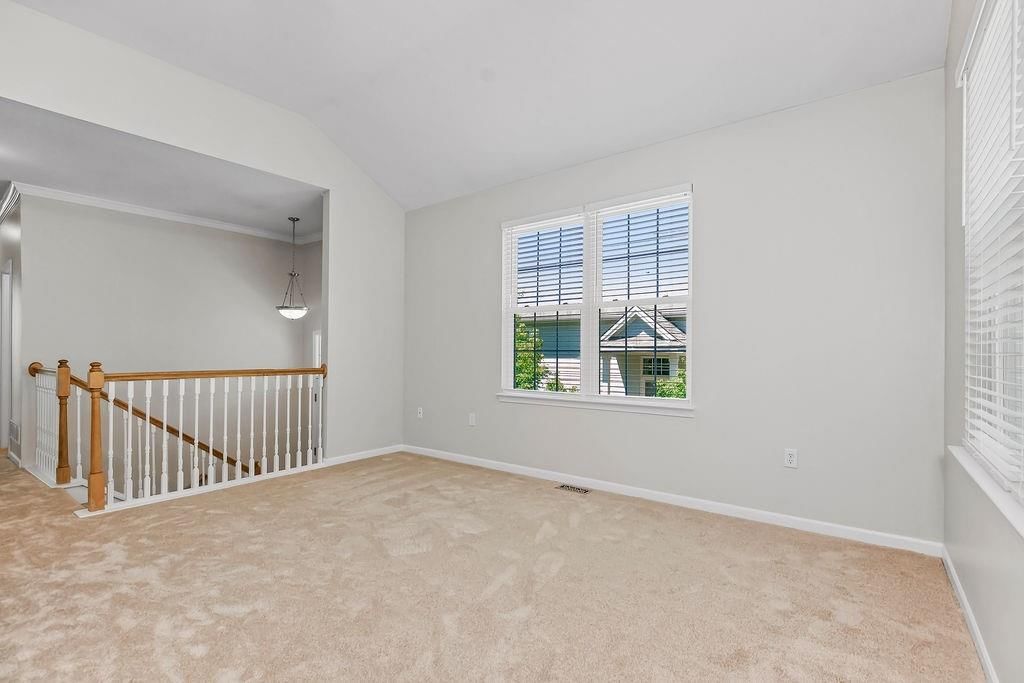 15820 Robinson Street — photo 3