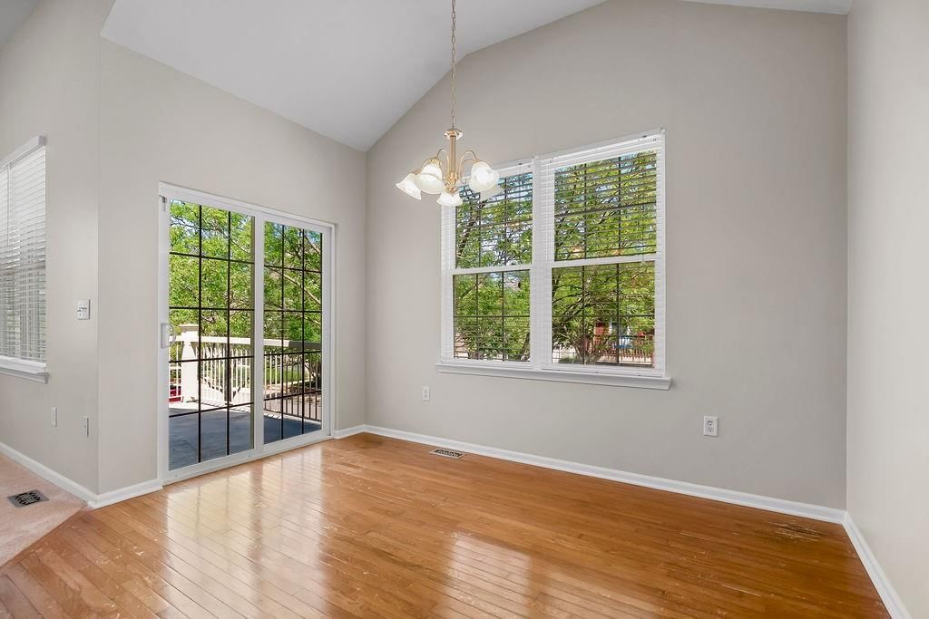 15820 Robinson Street — photo 5