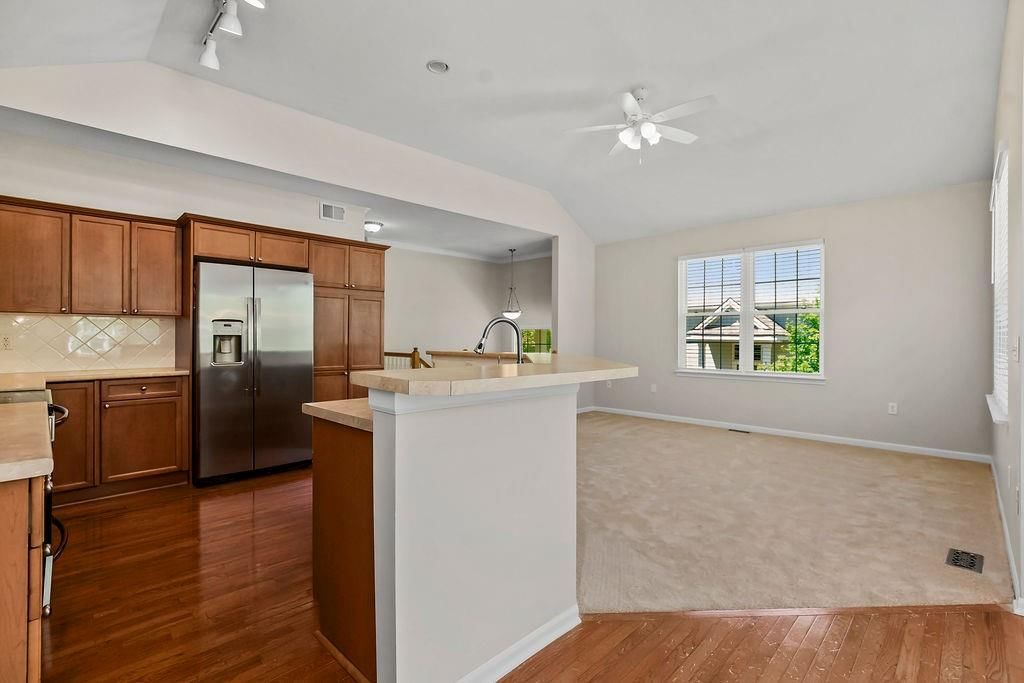 15820 Robinson Street — photo 7