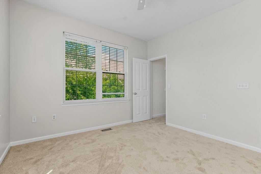 15820 Robinson Street — photo 13