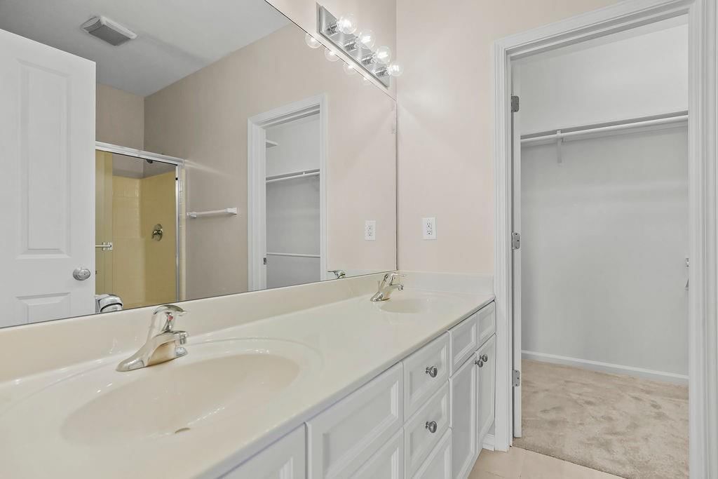 15820 Robinson Street — photo 17