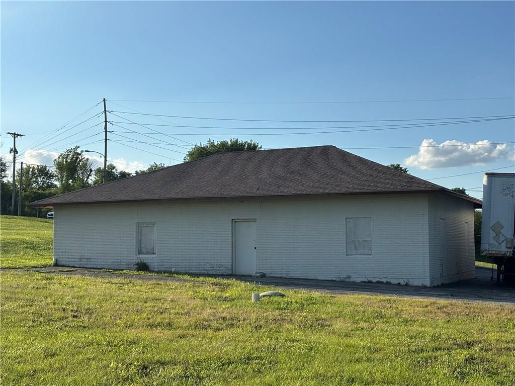 9775 Swartz Road — photo 4