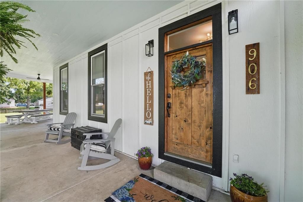 Photo 6 of 71 - 906 E Piankishaw Street