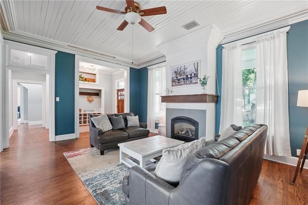 Photo 11 of 71 - 906 E Piankishaw Street