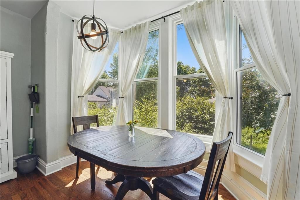 Photo 20 of 71 - 906 E Piankishaw Street