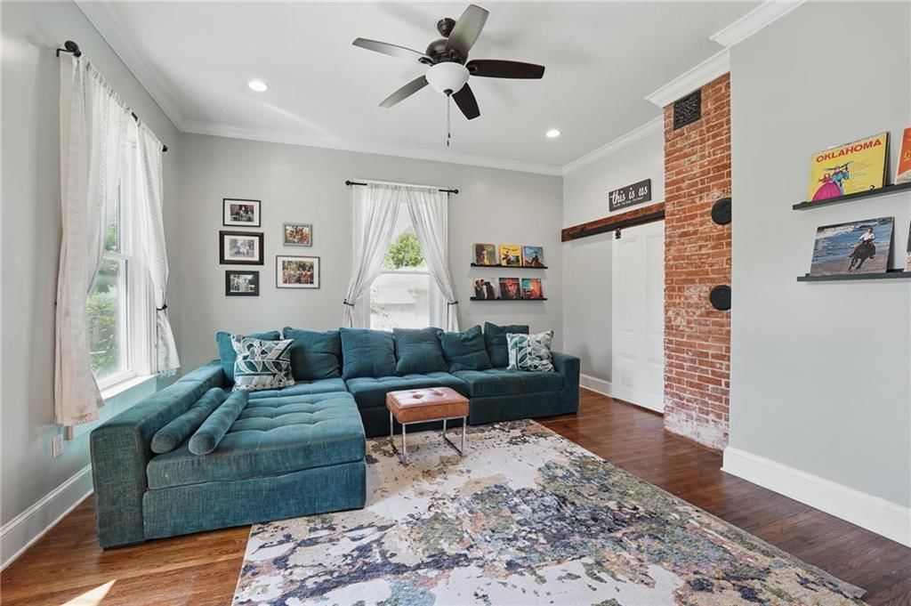 Photo 27 of 71 - 906 E Piankishaw Street