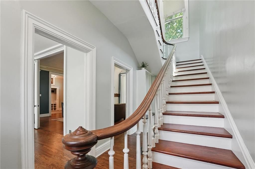 Photo 32 of 71 - 906 E Piankishaw Street