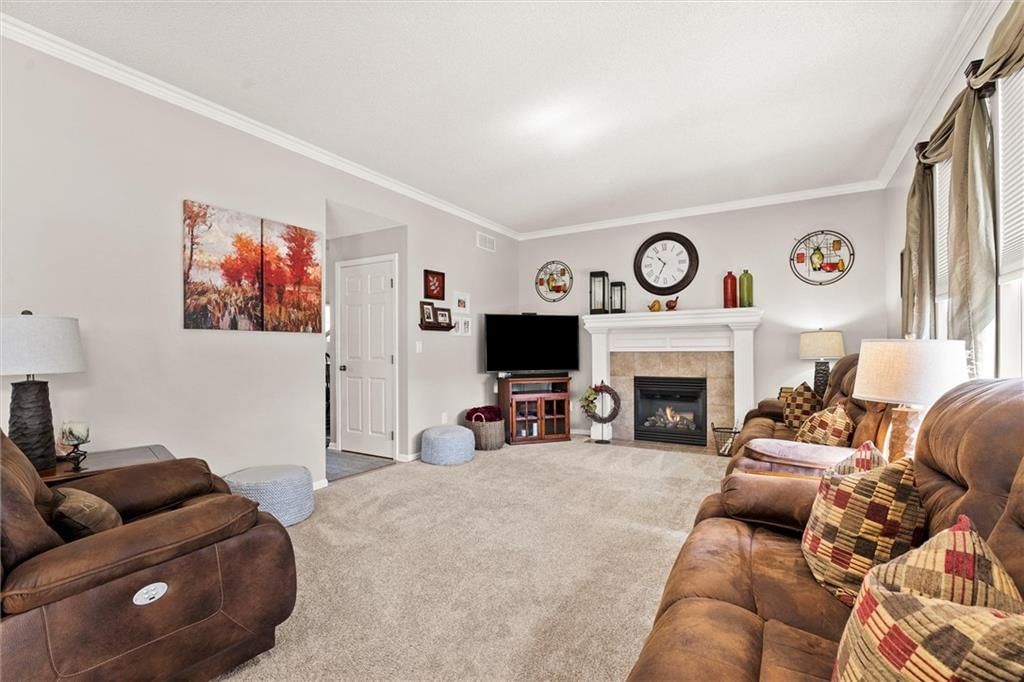 Photo 7 of 33 - 470 S Indian Wells Drive