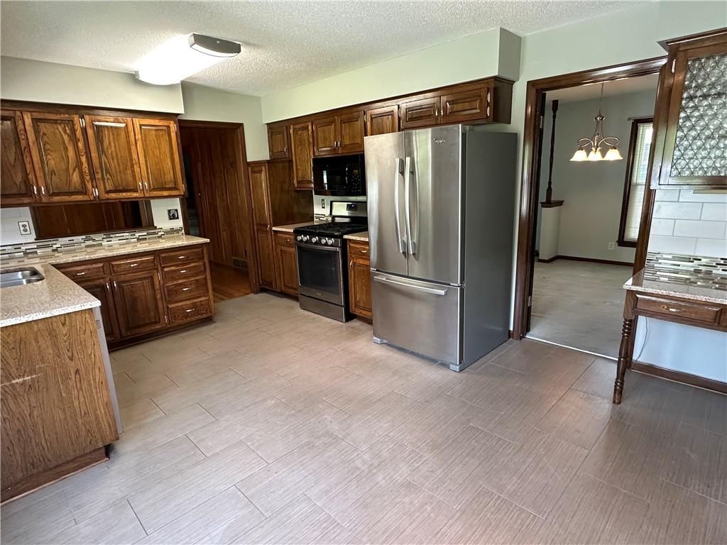 9820 Farley Lane — photo 9