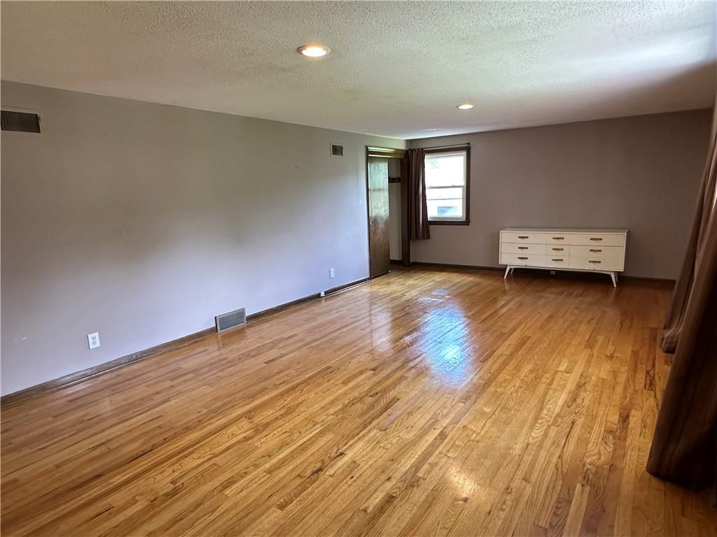 9820 Farley Lane — photo 19