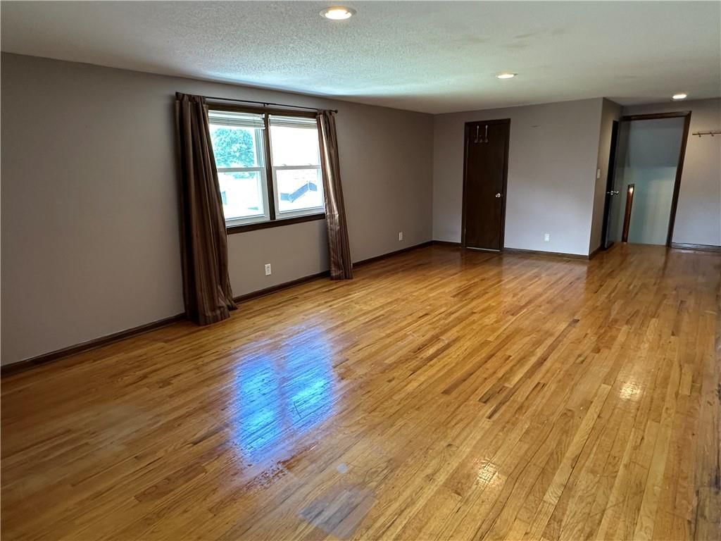 9820 Farley Lane — photo 20