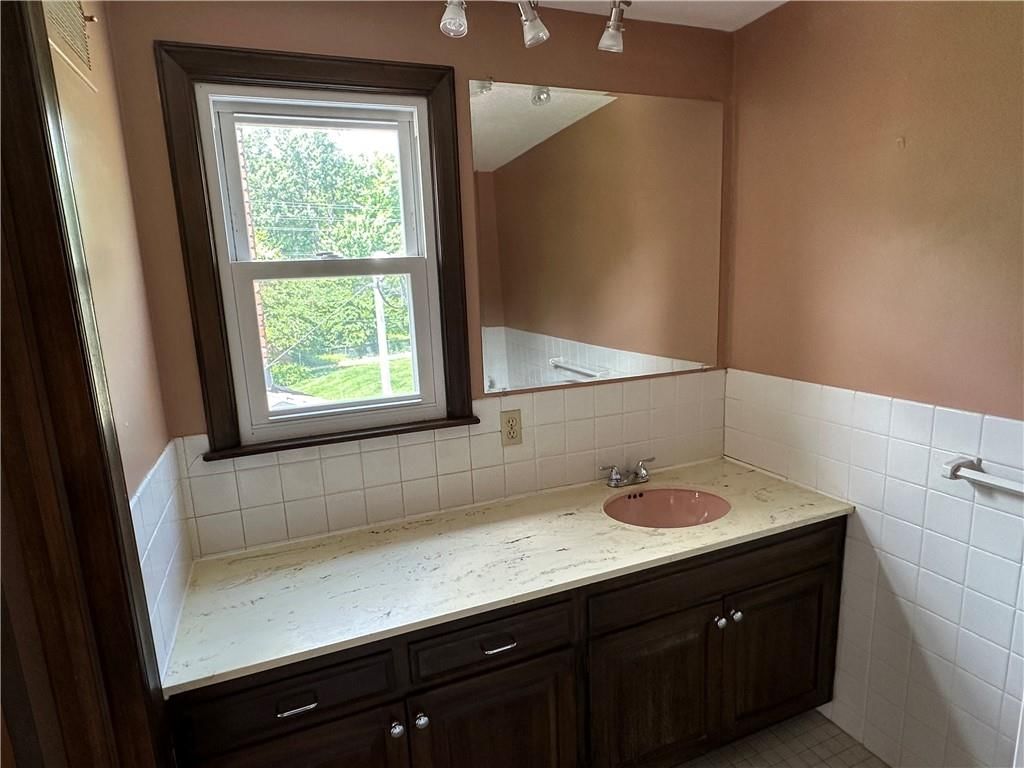 9820 Farley Lane — photo 23