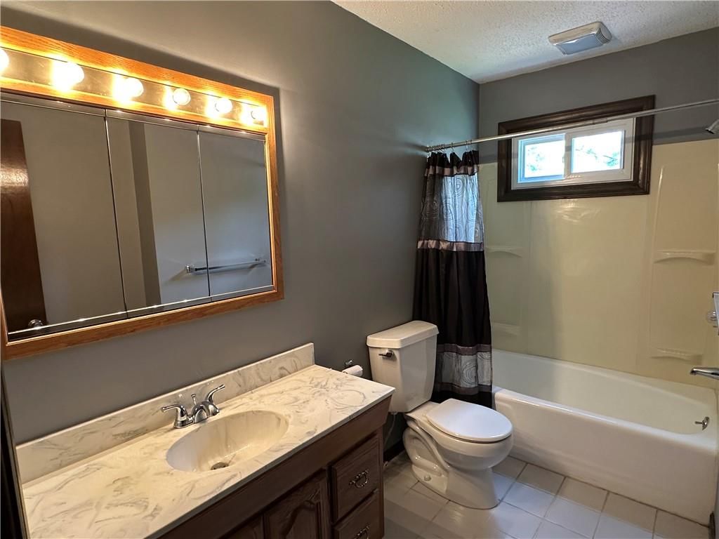 9820 Farley Lane — photo 32