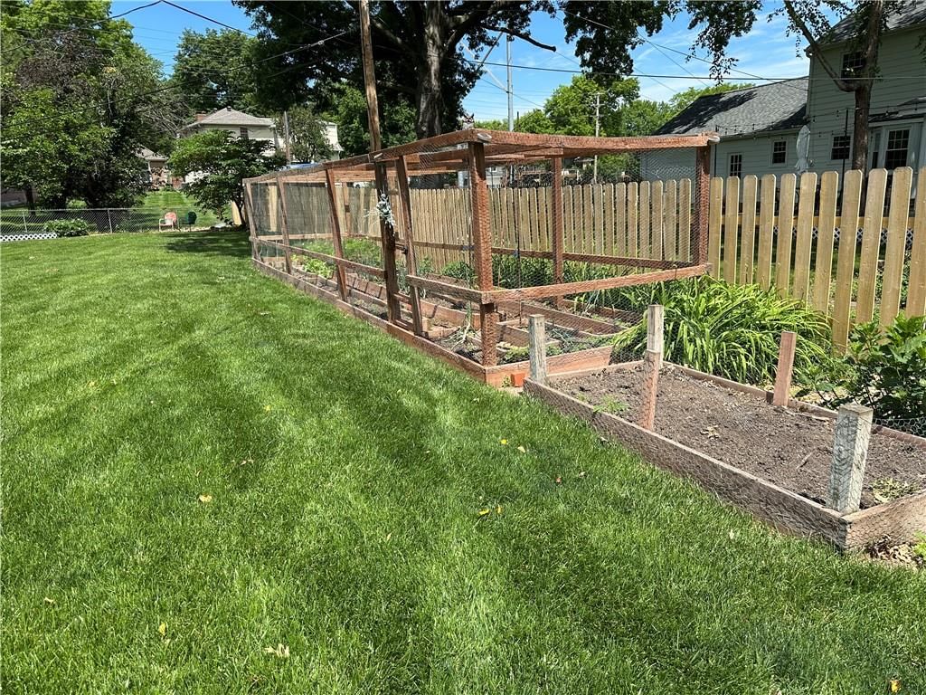 9820 Farley Lane — photo 48