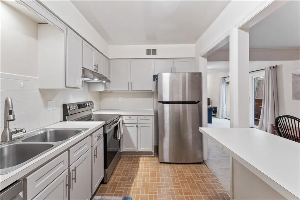 7616 W 59th Terrace — photo 11