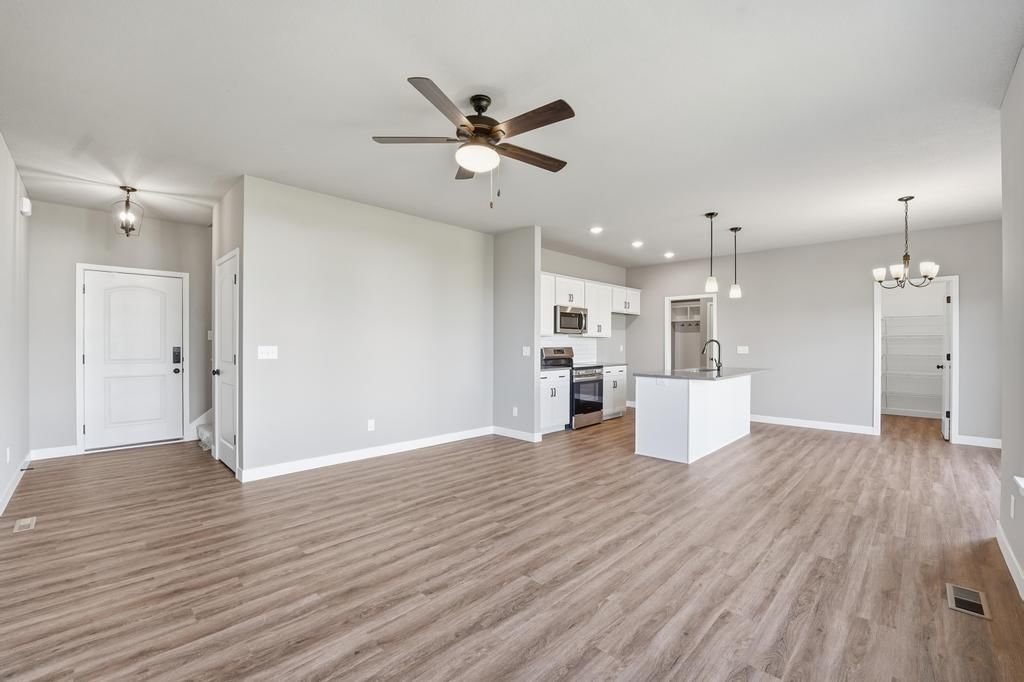 12513 S White Ash Lane — photo 3