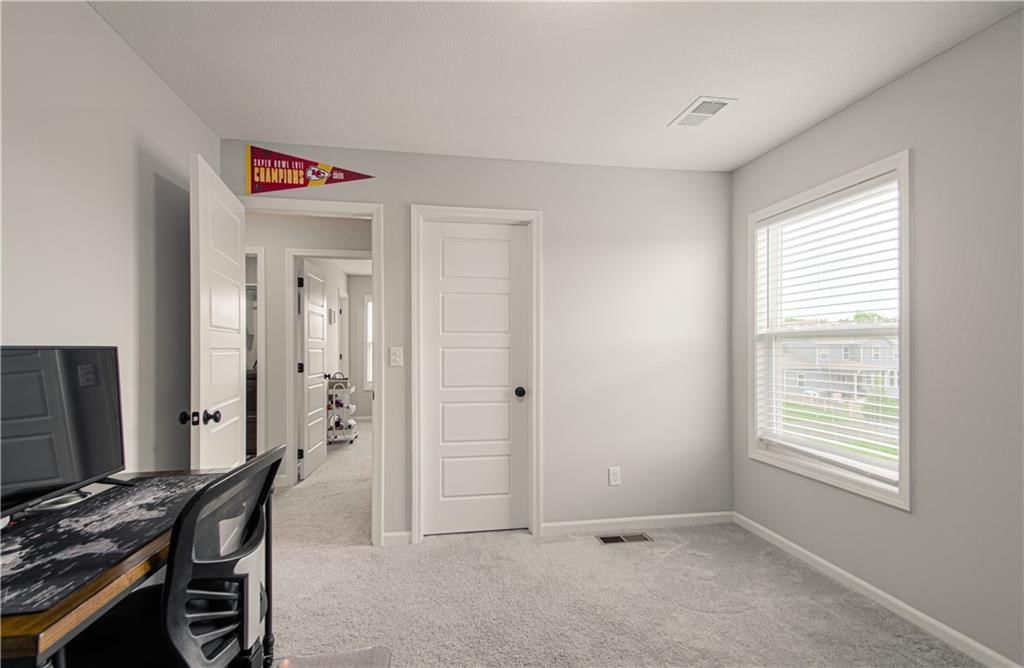 127 SE Briar Valley Lane — photo 25