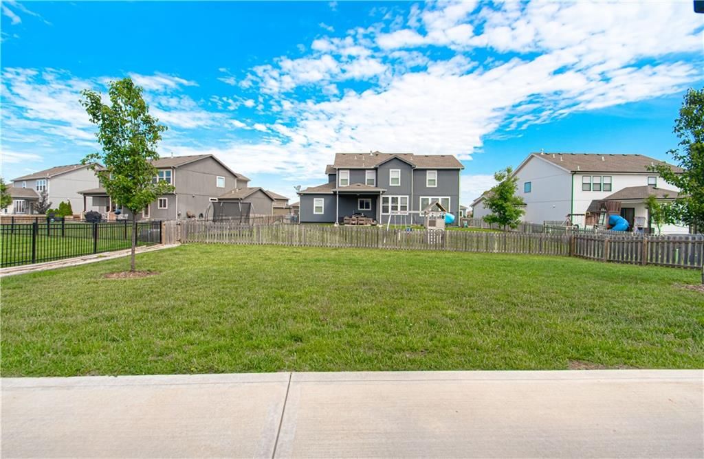 127 SE Briar Valley Lane — photo 26