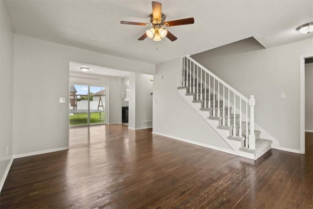 10118 E 220th Street — photo 3