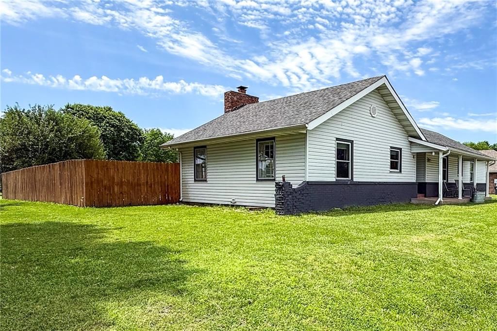 706 E Centennial Drive — photo 2