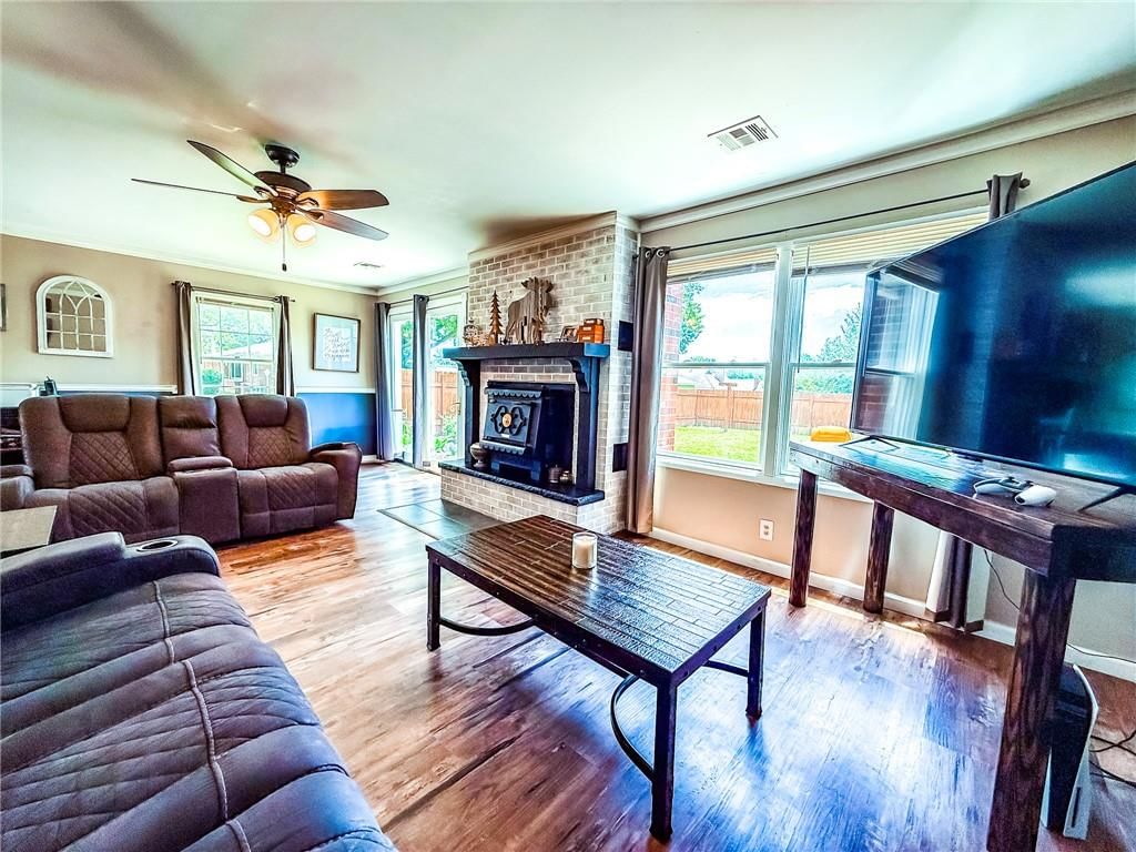 706 E Centennial Drive — photo 8