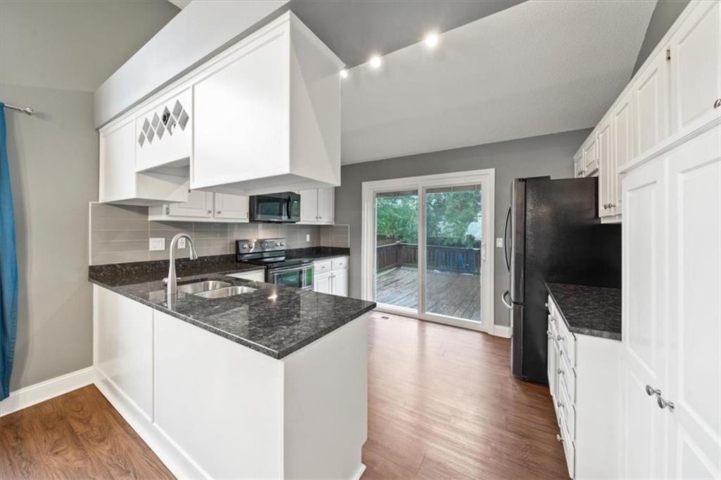 6402 Aminda Street — photo 10