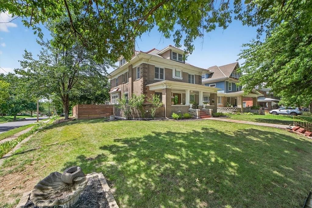 3542 Tracy Avenue, Kansas City, MO